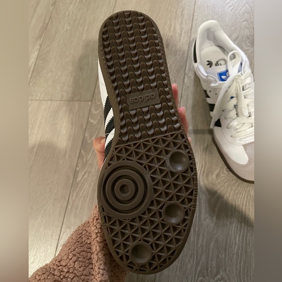 Adidas Samba shoes - Picture 2 of 3